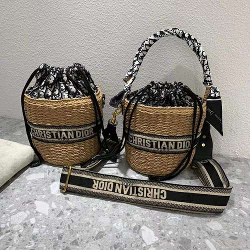 Picture of Dior Lady Handbags _SKUfw141268192fw